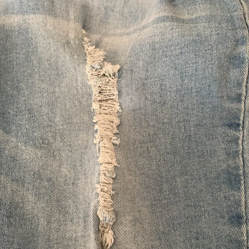 JW Jean Capris - Picture 8 of 8